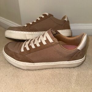 Dr. Scholl’s Comfort Sneaker